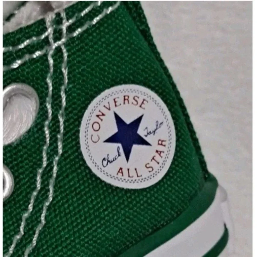 Converse Chuck Taylor All-Star Mini Collectible Key Chain Green